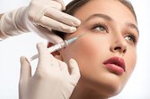 Tiêm Botox xóa nhăn đuôi mắt